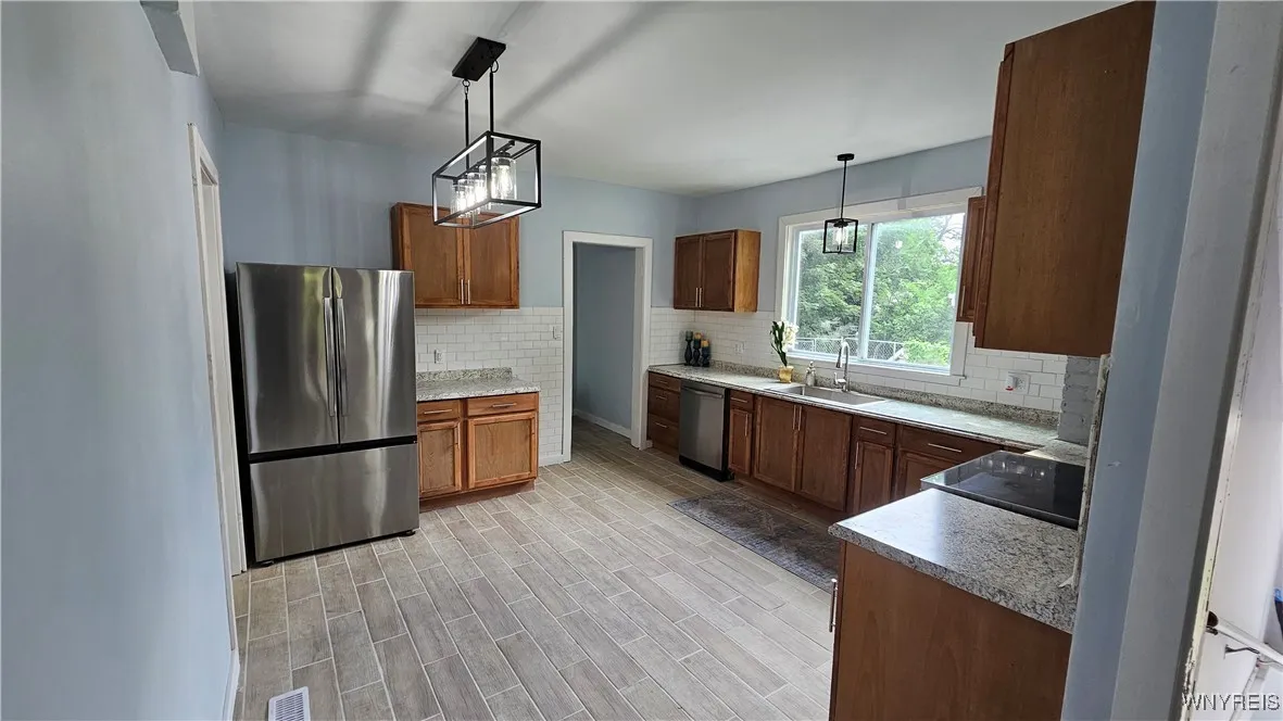 726 South Main Street, Shelby, New York 14103, Shelby, New York 14103, 3 Bedrooms Bedrooms, 8 Rooms Rooms,2 BathroomsBathrooms,Residential,Closed,726 South Main Street, Shelby, New York 14103,0,B1626474