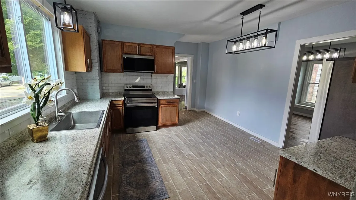 726 South Main Street, Shelby, New York 14103, Shelby, New York 14103, 3 Bedrooms Bedrooms, 8 Rooms Rooms,2 BathroomsBathrooms,Residential,Closed,726 South Main Street, Shelby, New York 14103,0,B1626474