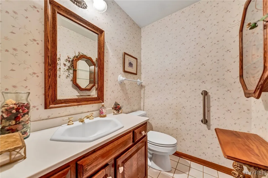 5246 Armor Duells Road, Orchard Park, New York 141, Orchard Park, New York 14127, 3 Bedrooms Bedrooms, 12 Rooms Rooms,3 BathroomsBathrooms,Residential,For Sale,5246 Armor Duells Road, Orchard Park, New York 141,B1626327