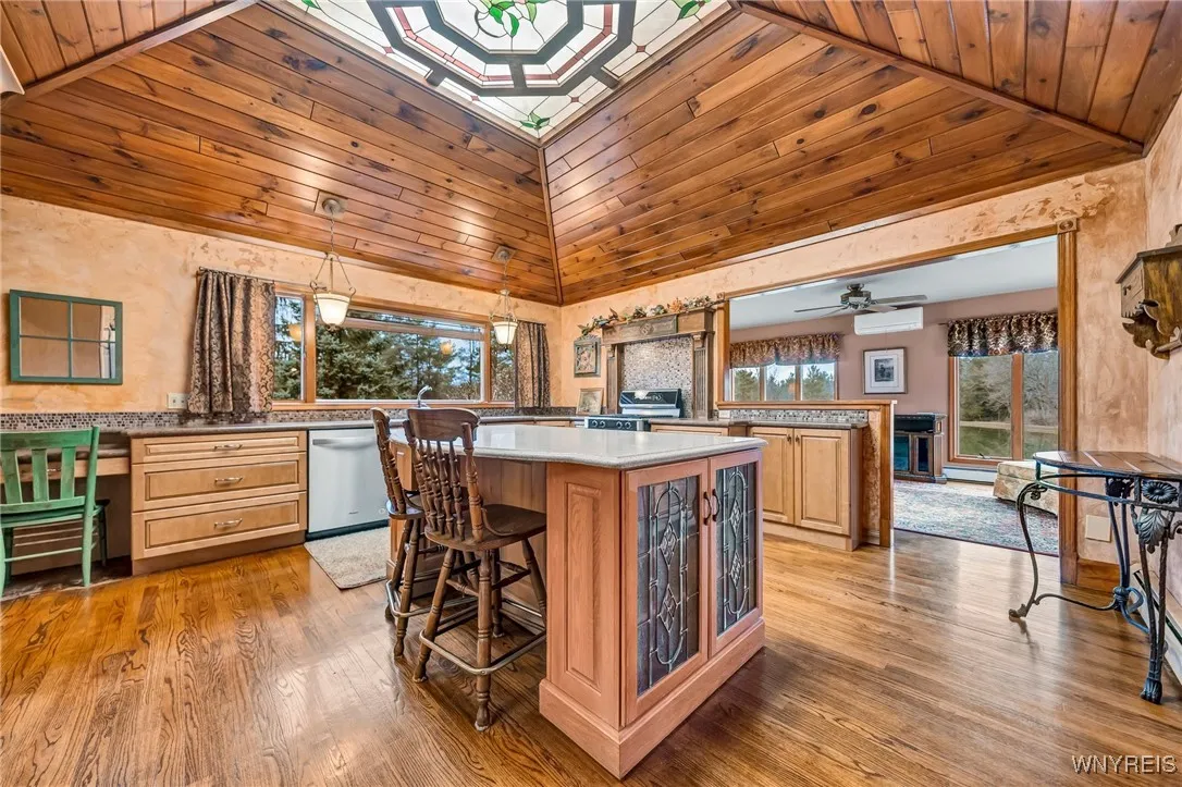 5246 Armor Duells Road, Orchard Park, New York 141, Orchard Park, New York 14127, 3 Bedrooms Bedrooms, 12 Rooms Rooms,3 BathroomsBathrooms,Residential,For Sale,5246 Armor Duells Road, Orchard Park, New York 141,B1626327