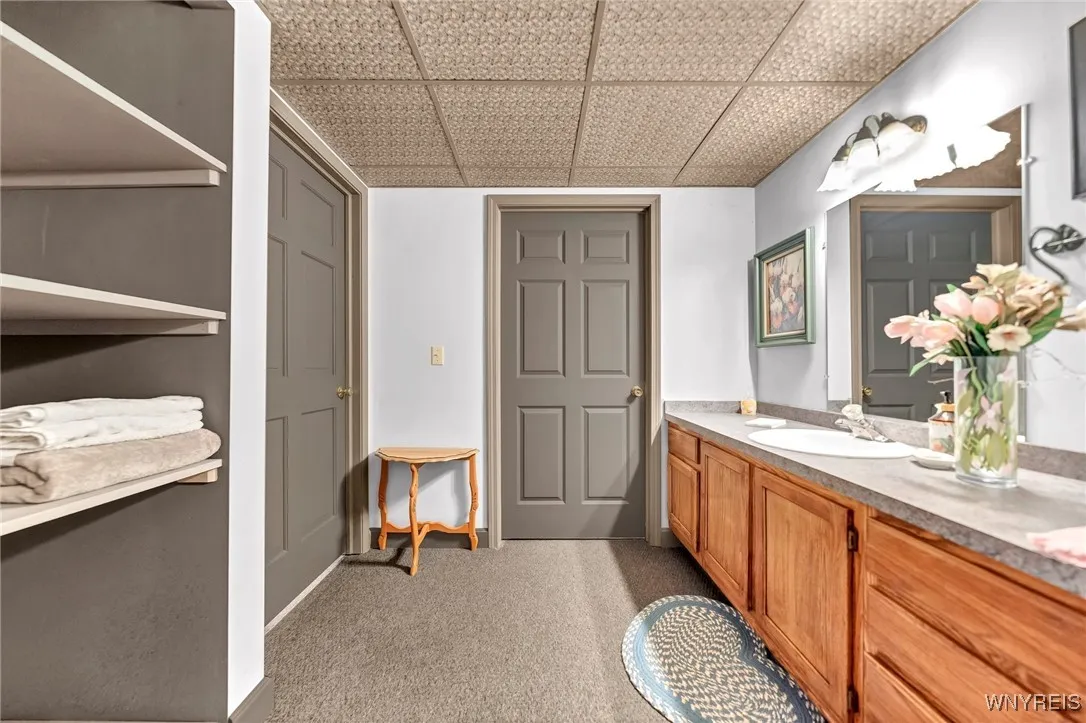 5246 Armor Duells Road, Orchard Park, New York 141, Orchard Park, New York 14127, 3 Bedrooms Bedrooms, 12 Rooms Rooms,3 BathroomsBathrooms,Residential,For Sale,5246 Armor Duells Road, Orchard Park, New York 141,B1626327