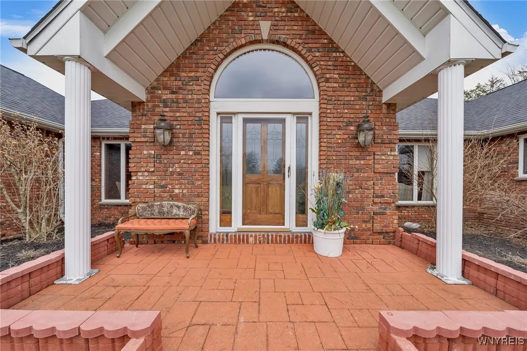 5246 Armor Duells Road, Orchard Park, New York 141, Orchard Park, New York 14127, 3 Bedrooms Bedrooms, 12 Rooms Rooms,3 BathroomsBathrooms,Residential,For Sale,5246 Armor Duells Road, Orchard Park, New York 141,B1626327