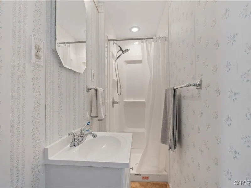 15 Stryker Avenue, Owasco, New York 13021, Owasco, New York 13021, 4 Bedrooms Bedrooms, 8 Rooms Rooms,4 BathroomsBathrooms,Residential,For Sale,15 Stryker Avenue, Owasco, New York 13021,0,S1626473