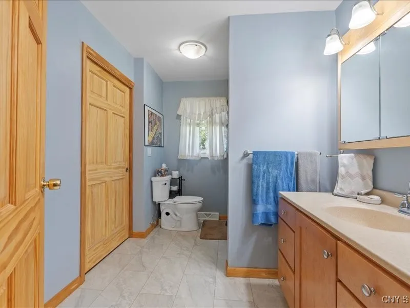 15 Stryker Avenue, Owasco, New York 13021, Owasco, New York 13021, 4 Bedrooms Bedrooms, 8 Rooms Rooms,4 BathroomsBathrooms,Residential,For Sale,15 Stryker Avenue, Owasco, New York 13021,0,S1626473