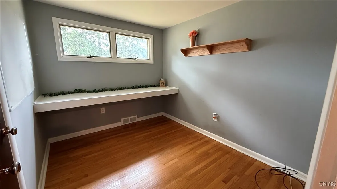 Bedroom 3 / Office - Desk can come out easily if desired