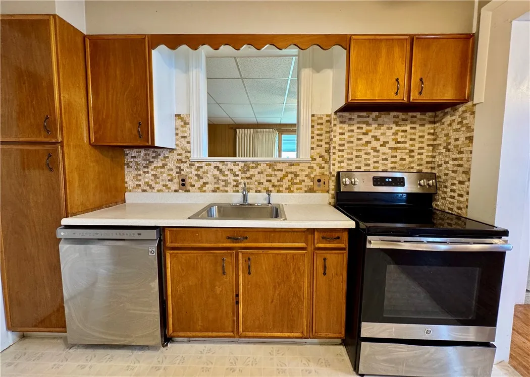 109 Worcester Road, Greece, New York 14616, Greece, New York 14616, 3 Bedrooms Bedrooms, 7 Rooms Rooms,1 BathroomBathrooms,Residential,Closed,109 Worcester Road, Greece, New York 14616,0,R1626388