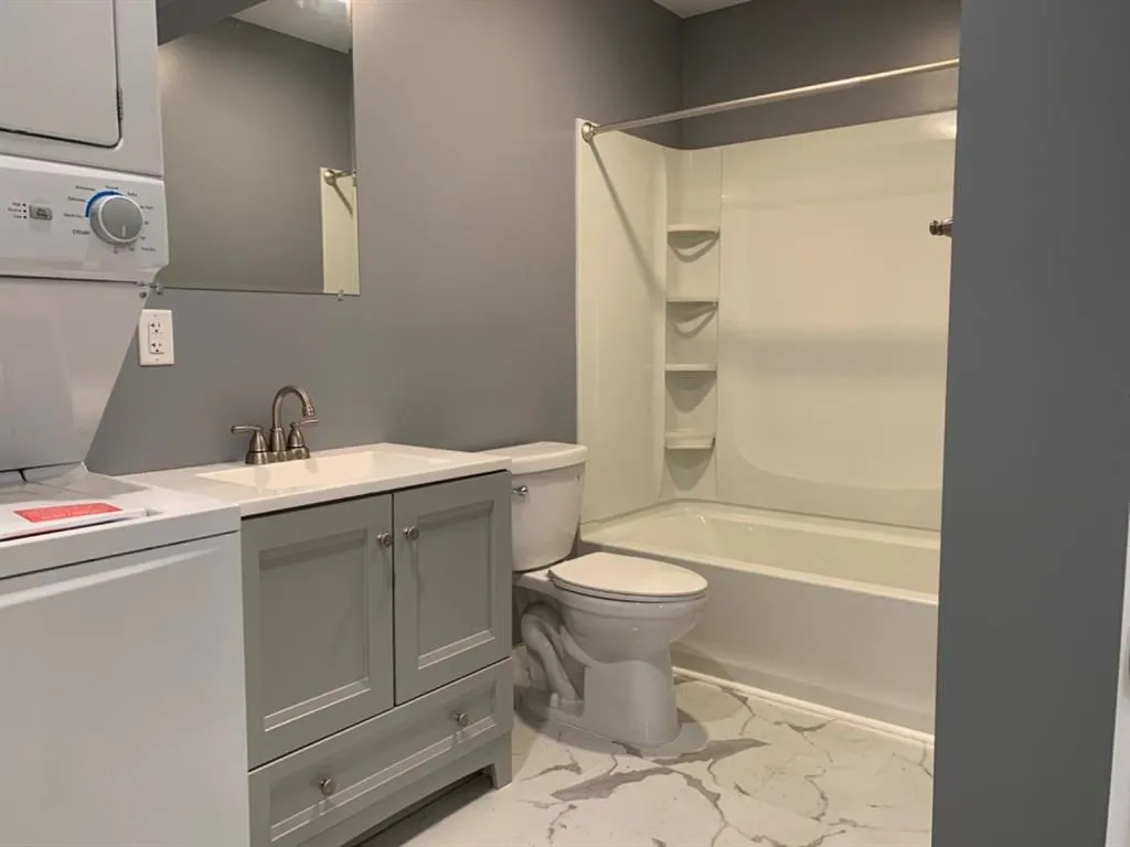 290 Chestnut Street 6, Oneonta, New York 13820, Oneonta, New York 13820, 1 Bedroom Bedrooms, 3 Rooms Rooms,1 BathroomBathrooms,Residential Lease,For Rent,290 Chestnut Street 6, Oneonta, New York 13820,R1626579