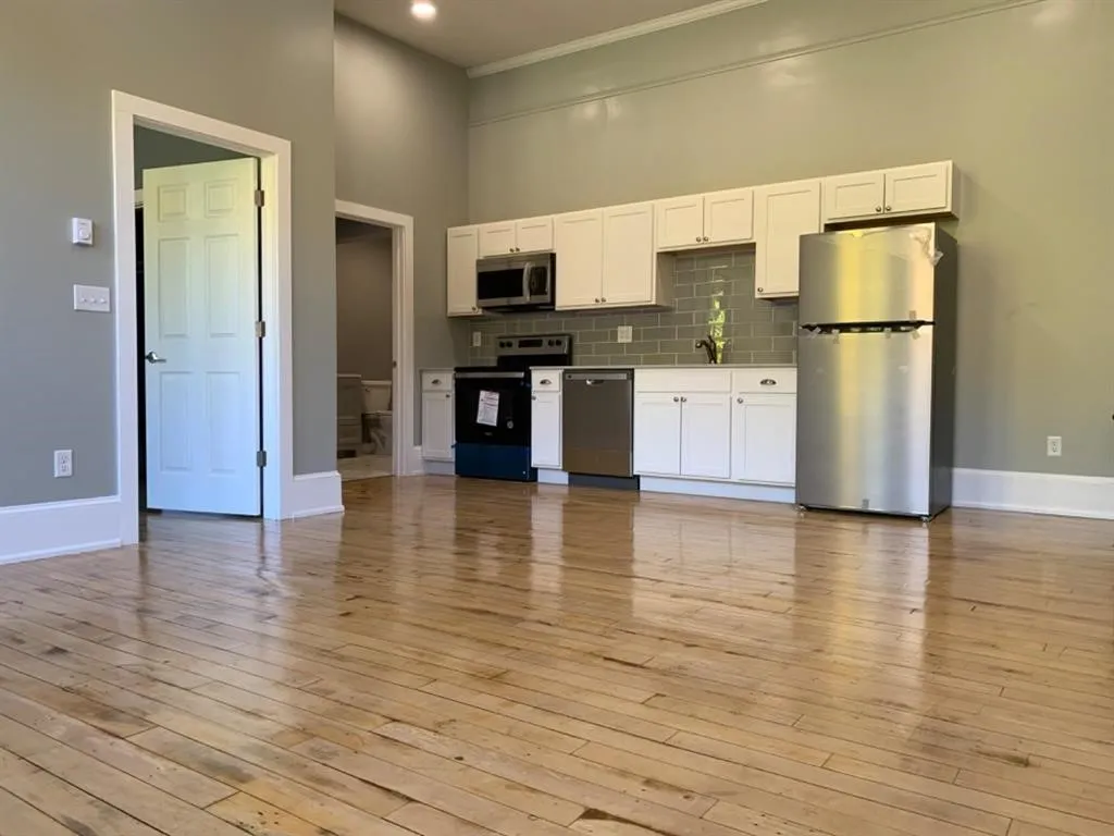 290 Chestnut Street 6, Oneonta, New York 13820, Oneonta, New York 13820, 1 Bedroom Bedrooms, 3 Rooms Rooms,1 BathroomBathrooms,Residential Lease,For Rent,290 Chestnut Street 6, Oneonta, New York 13820,R1626579