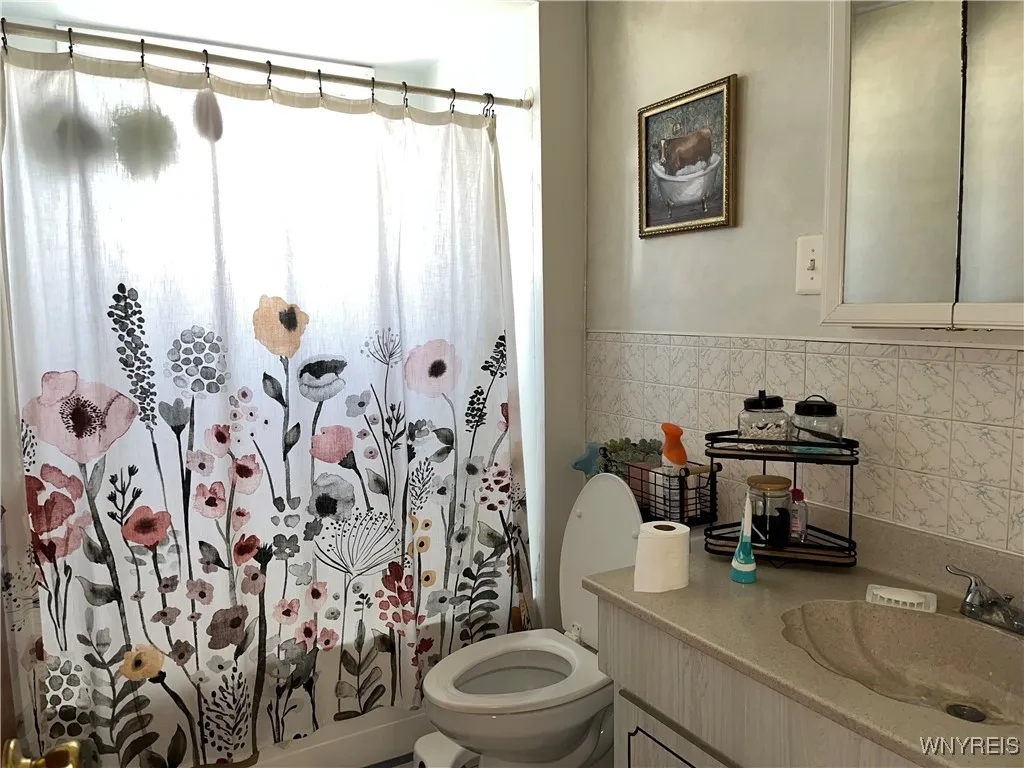 100 Shanley Street, Cheektowaga, New York 14206, Cheektowaga, New York 14206, 4 Bedrooms Bedrooms, ,2 BathroomsBathrooms,Residential,For Sale,100 Shanley Street, Cheektowaga, New York 14206,B1626481
