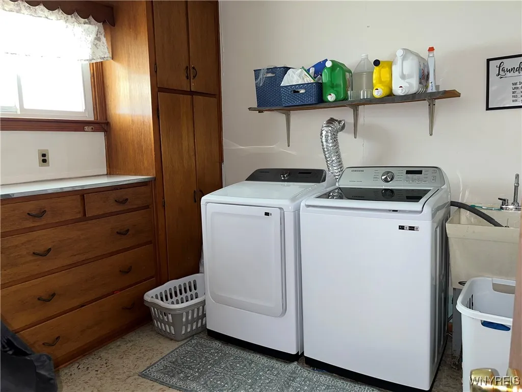 100 Shanley Street, Cheektowaga, New York 14206, Cheektowaga, New York 14206, 4 Bedrooms Bedrooms, ,2 BathroomsBathrooms,Residential,For Sale,100 Shanley Street, Cheektowaga, New York 14206,B1626481