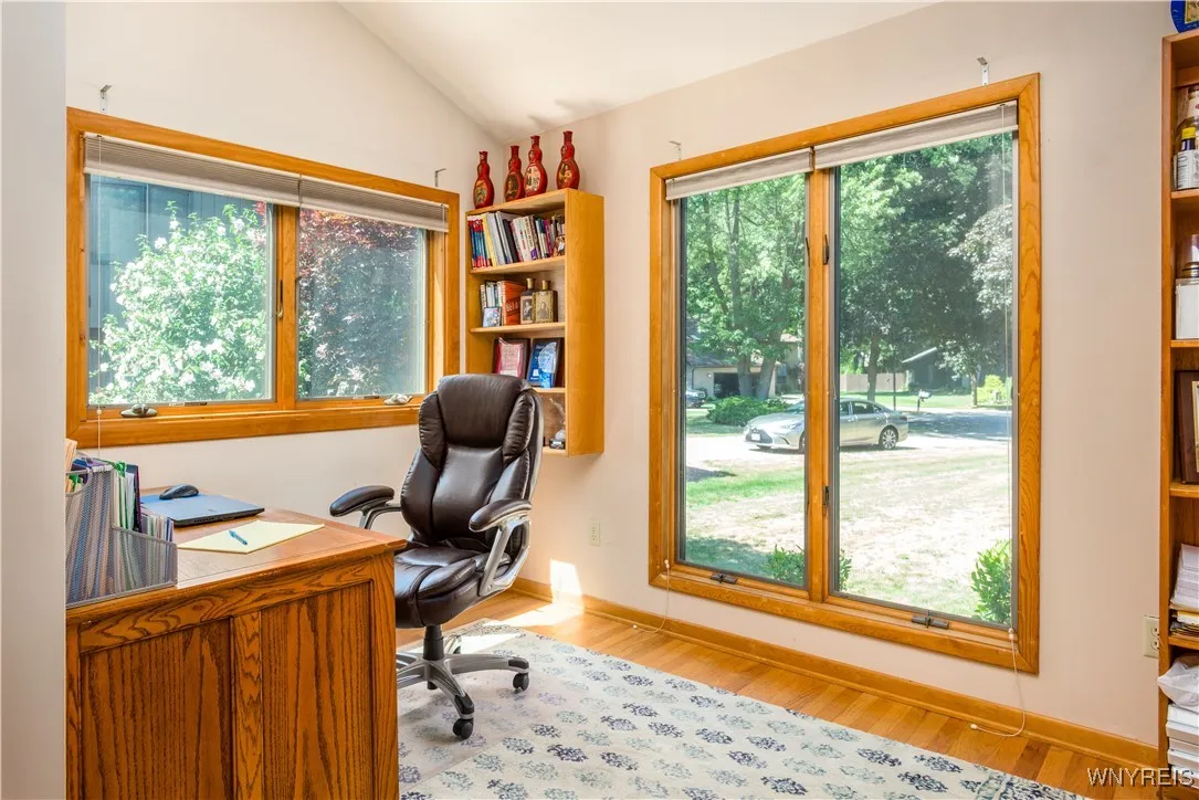26 Lancelot Court, Amherst, New York 14068, Amherst, New York 14068, 3 Bedrooms Bedrooms, 9 Rooms Rooms,2 BathroomsBathrooms,Residential,For Sale,26 Lancelot Court, Amherst, New York 14068,B1626493