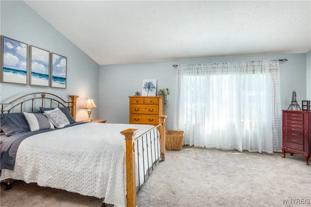 26 Lancelot Court, Amherst, New York 14068, Amherst, New York 14068, 3 Bedrooms Bedrooms, 9 Rooms Rooms,2 BathroomsBathrooms,Residential,For Sale,26 Lancelot Court, Amherst, New York 14068,B1626493