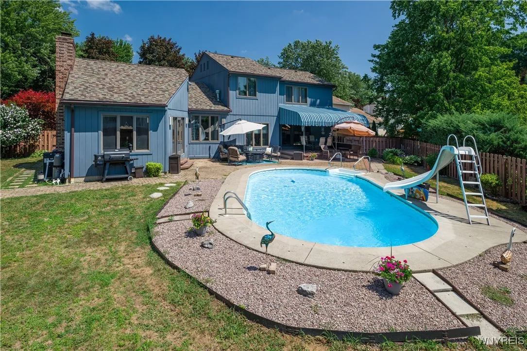26 Lancelot Court, Amherst, New York 14068, Amherst, New York 14068, 3 Bedrooms Bedrooms, 9 Rooms Rooms,2 BathroomsBathrooms,Residential,For Sale,26 Lancelot Court, Amherst, New York 14068,B1626493