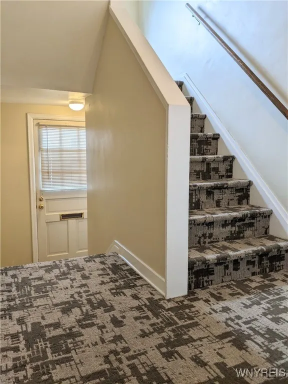 Side entry & stairwell