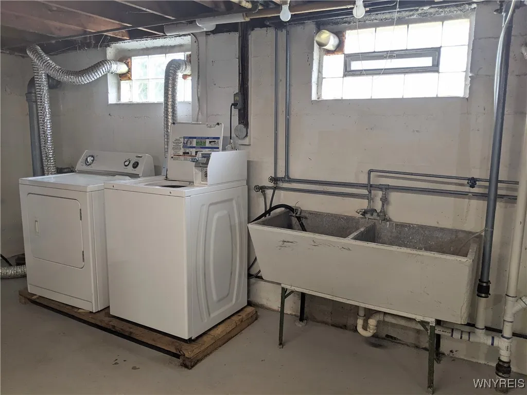 721 Mount Vernon Road, Cheektowaga, New York 14215, Cheektowaga, New York 14215, 5 Bedrooms Bedrooms, ,4 BathroomsBathrooms,Residential,Closed,721 Mount Vernon Road, Cheektowaga, New York 14215,0,B1626243