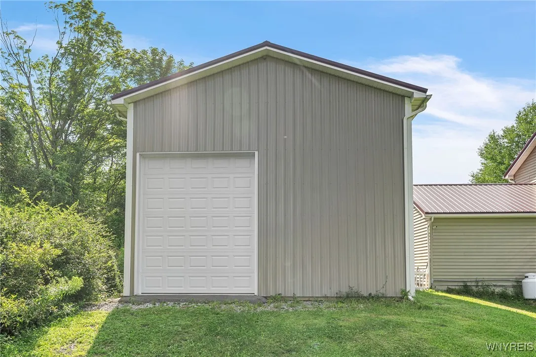 Rear Pole Barn
room for a loft inside