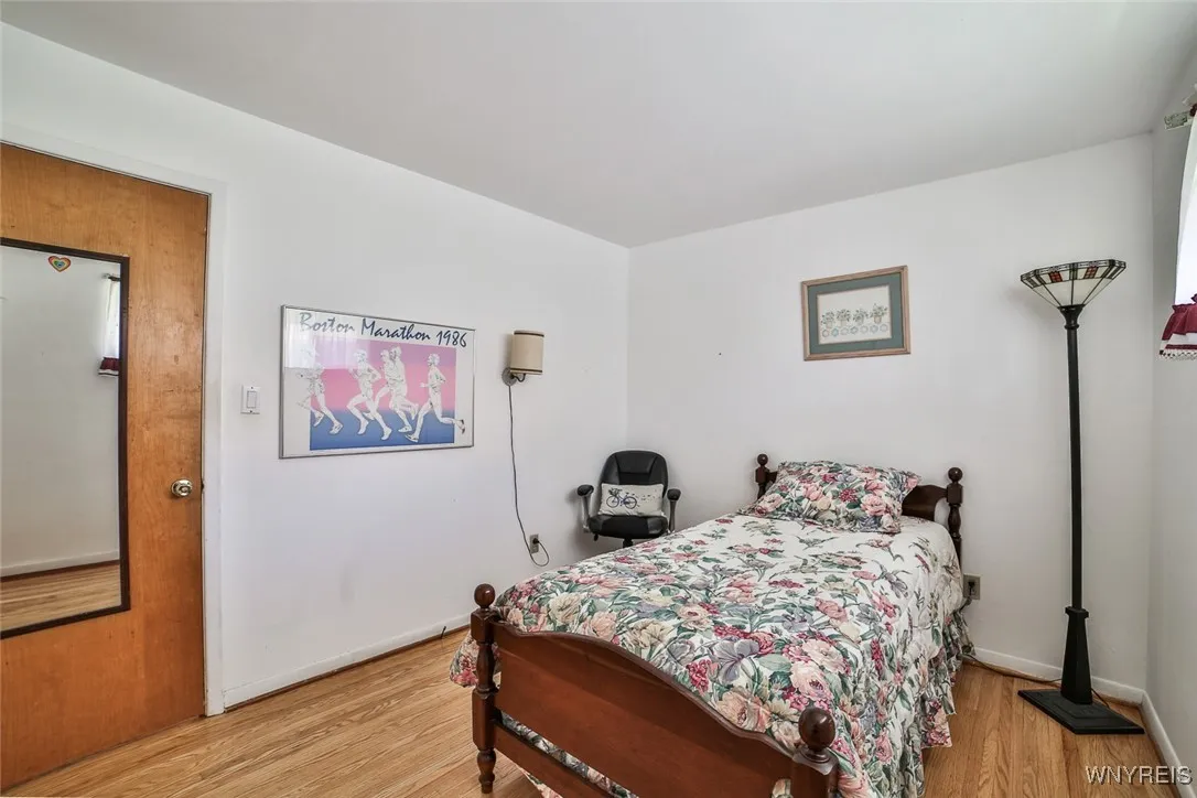 26 Devon Lane, Amherst, New York 14221, Amherst, New York 14221, 4 Bedrooms Bedrooms, 7 Rooms Rooms,2 BathroomsBathrooms,Residential,For Sale,26 Devon Lane, Amherst, New York 14221,B1625947