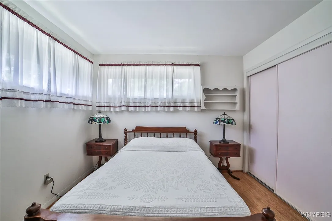 26 Devon Lane, Amherst, New York 14221, Amherst, New York 14221, 4 Bedrooms Bedrooms, 7 Rooms Rooms,2 BathroomsBathrooms,Residential,For Sale,26 Devon Lane, Amherst, New York 14221,B1625947