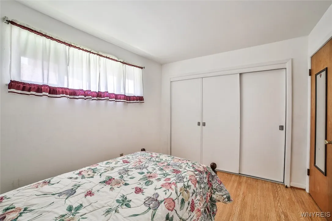 26 Devon Lane, Amherst, New York 14221, Amherst, New York 14221, 4 Bedrooms Bedrooms, 7 Rooms Rooms,2 BathroomsBathrooms,Residential,For Sale,26 Devon Lane, Amherst, New York 14221,B1625947