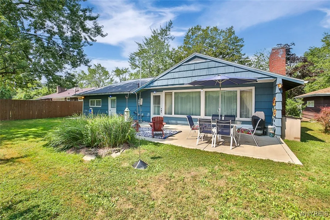 26 Devon Lane, Amherst, New York 14221, Amherst, New York 14221, 4 Bedrooms Bedrooms, 7 Rooms Rooms,2 BathroomsBathrooms,Residential,For Sale,26 Devon Lane, Amherst, New York 14221,B1625947