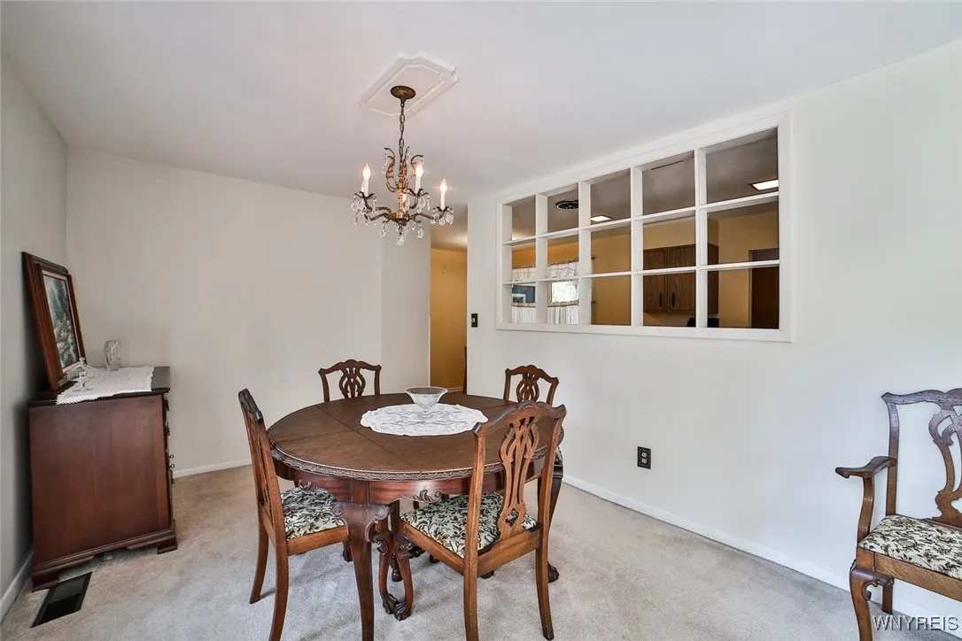 26 Devon Lane, Amherst, New York 14221, Amherst, New York 14221, 4 Bedrooms Bedrooms, 7 Rooms Rooms,2 BathroomsBathrooms,Residential,For Sale,26 Devon Lane, Amherst, New York 14221,B1625947