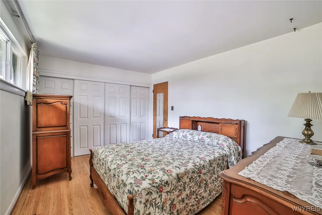 26 Devon Lane, Amherst, New York 14221, Amherst, New York 14221, 4 Bedrooms Bedrooms, 7 Rooms Rooms,2 BathroomsBathrooms,Residential,For Sale,26 Devon Lane, Amherst, New York 14221,B1625947