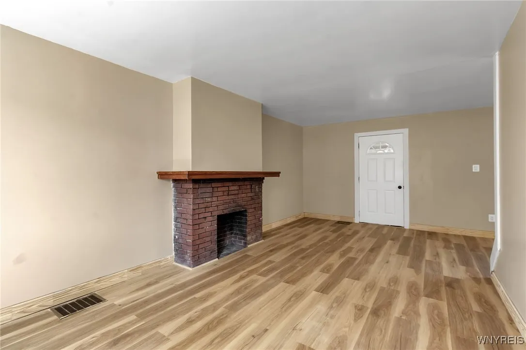 689 Longmeadow Road, Amherst, New York 14226, Amherst, New York 14226, 3 Bedrooms Bedrooms, 6 Rooms Rooms,2 BathroomsBathrooms,Residential,For Sale,689 Longmeadow Road, Amherst, New York 14226,B1626502