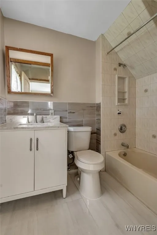 689 Longmeadow Road, Amherst, New York 14226, Amherst, New York 14226, 3 Bedrooms Bedrooms, 6 Rooms Rooms,2 BathroomsBathrooms,Residential,For Sale,689 Longmeadow Road, Amherst, New York 14226,B1626502