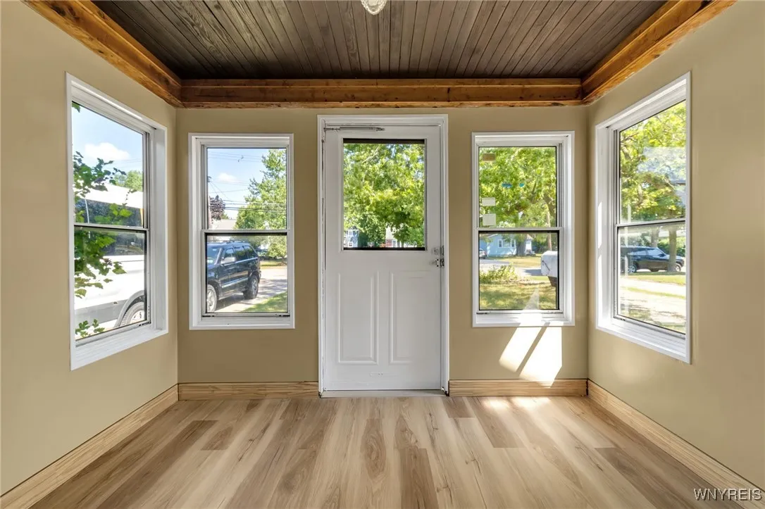 689 Longmeadow Road, Amherst, New York 14226, Amherst, New York 14226, 3 Bedrooms Bedrooms, 6 Rooms Rooms,2 BathroomsBathrooms,Residential,For Sale,689 Longmeadow Road, Amherst, New York 14226,B1626502