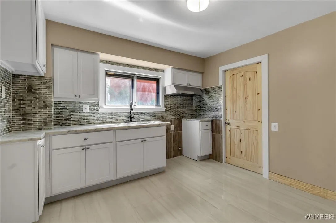 689 Longmeadow Road, Amherst, New York 14226, Amherst, New York 14226, 3 Bedrooms Bedrooms, 6 Rooms Rooms,2 BathroomsBathrooms,Residential,For Sale,689 Longmeadow Road, Amherst, New York 14226,B1626502