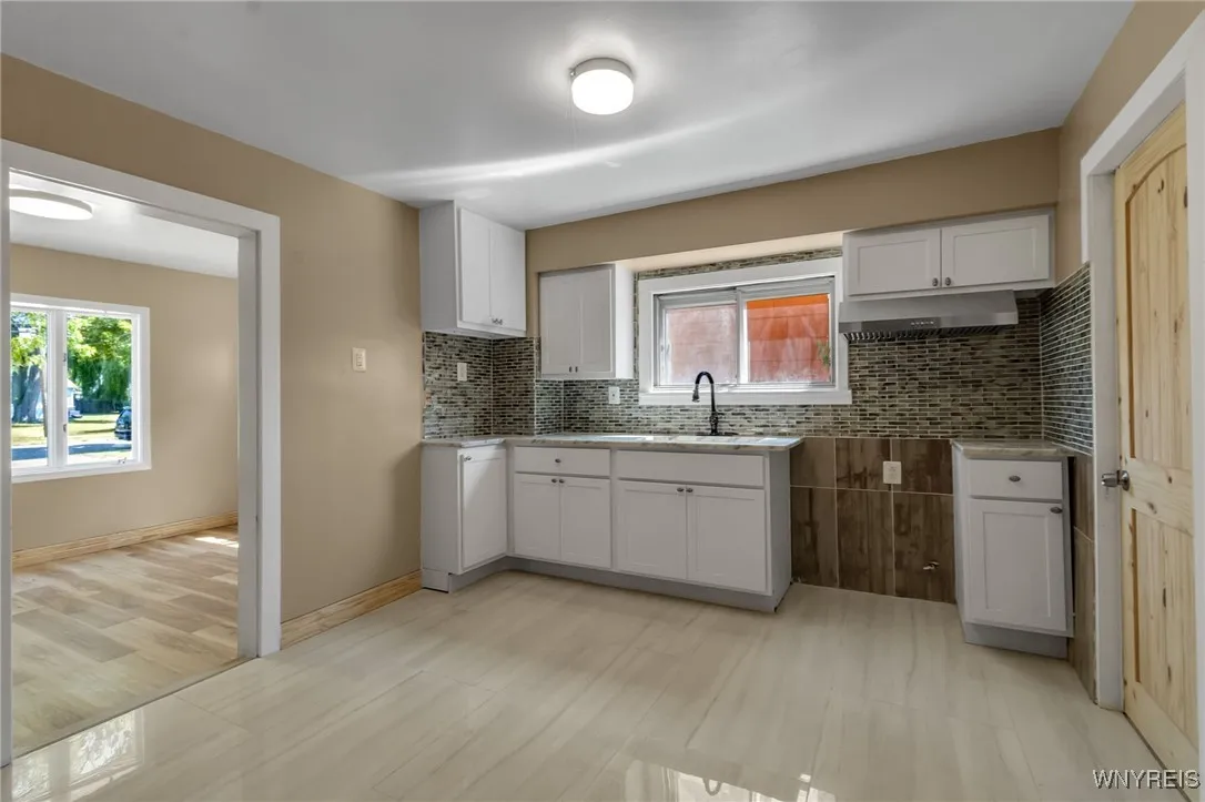 689 Longmeadow Road, Amherst, New York 14226, Amherst, New York 14226, 3 Bedrooms Bedrooms, 6 Rooms Rooms,2 BathroomsBathrooms,Residential,For Sale,689 Longmeadow Road, Amherst, New York 14226,B1626502