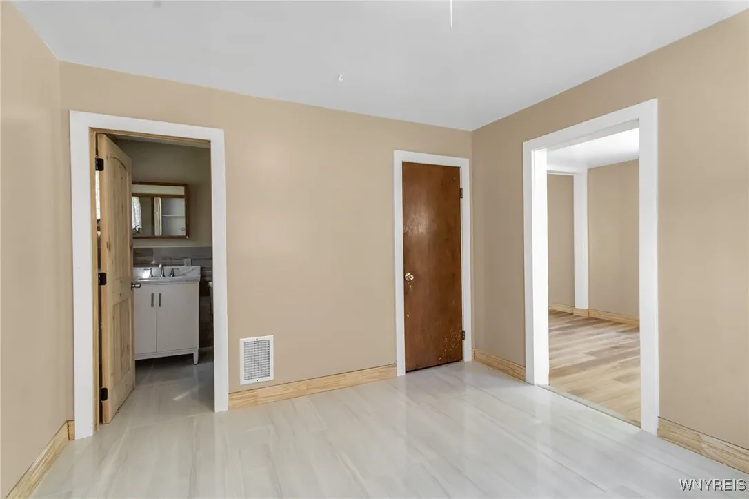 689 Longmeadow Road, Amherst, New York 14226, Amherst, New York 14226, 3 Bedrooms Bedrooms, 6 Rooms Rooms,2 BathroomsBathrooms,Residential,For Sale,689 Longmeadow Road, Amherst, New York 14226,B1626502