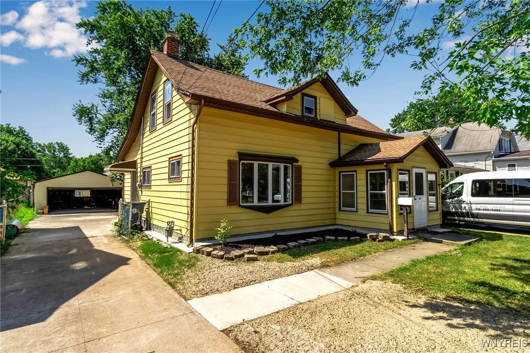689 Longmeadow Road, Amherst, New York 14226, Amherst, New York 14226, 3 Bedrooms Bedrooms, 6 Rooms Rooms,2 BathroomsBathrooms,Residential,For Sale,689 Longmeadow Road, Amherst, New York 14226,B1626502