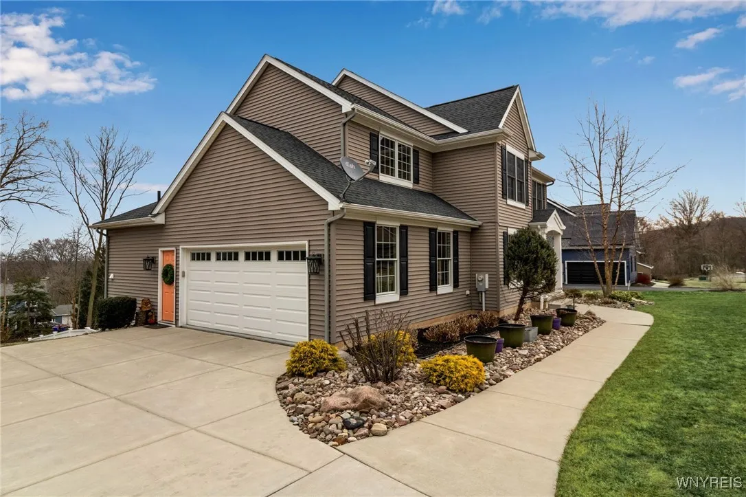 905 Sullivan Court, Lewiston, New York 14092, Lewiston, New York 14092, 4 Bedrooms Bedrooms, 14 Rooms Rooms,2 BathroomsBathrooms,Residential,Closed,905 Sullivan Court, Lewiston, New York 14092,0,B1626605