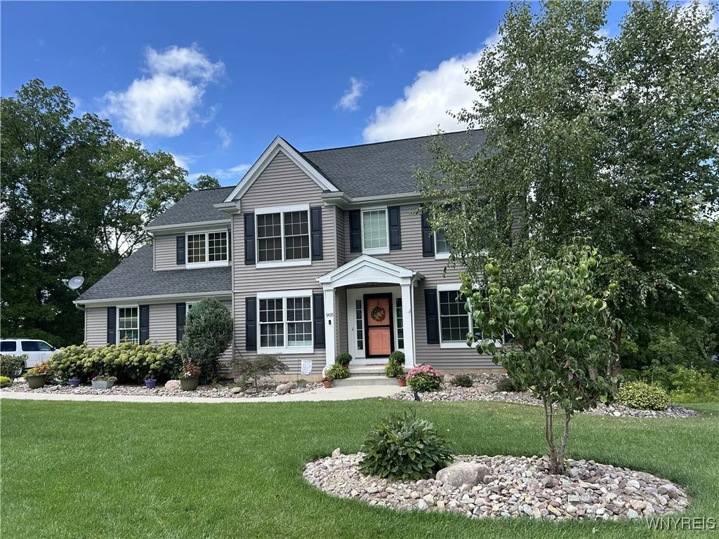 905 Sullivan Court, Lewiston, New York 14092, Lewiston, New York 14092, 4 Bedrooms Bedrooms, 14 Rooms Rooms,2 BathroomsBathrooms,Residential,Closed,905 Sullivan Court, Lewiston, New York 14092,0,B1626605