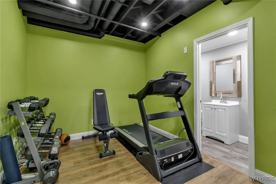 905 Sullivan Court, Lewiston, New York 14092, Lewiston, New York 14092, 4 Bedrooms Bedrooms, 14 Rooms Rooms,2 BathroomsBathrooms,Residential,Closed,905 Sullivan Court, Lewiston, New York 14092,0,B1626605