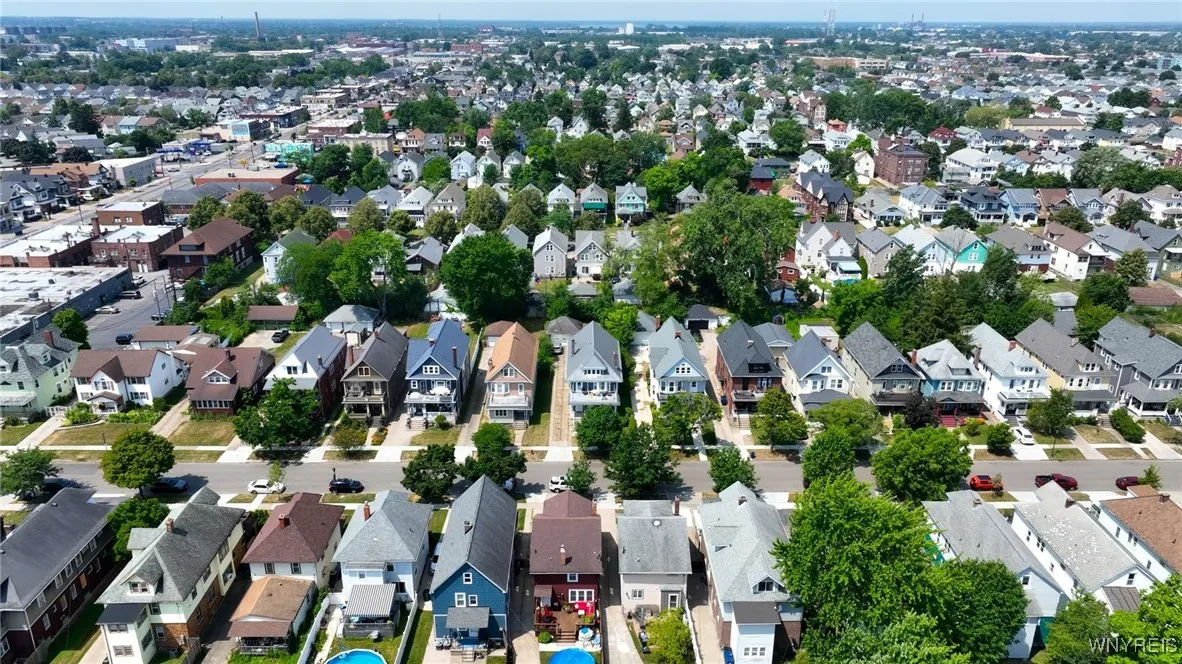 162 North Park Avenue, Buffalo, New York 14216, Buffalo, New York 14216, 6 Bedrooms Bedrooms, ,2 BathroomsBathrooms,Residential,Closed,162 North Park Avenue, Buffalo, New York 14216,0,B1626342