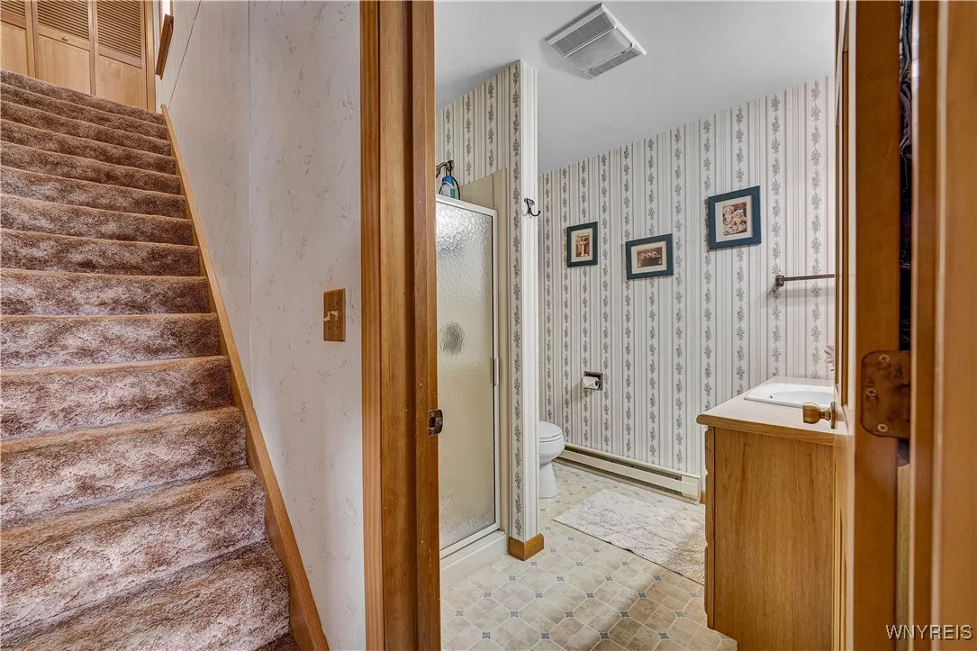 Staircase and 1st floor bath