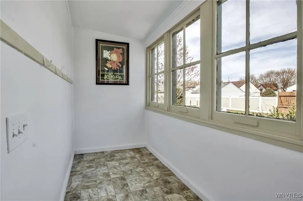 80 Innes Road, West Seneca, New York 14224, West Seneca, New York 14224, 2 Bedrooms Bedrooms, 9 Rooms Rooms,1 BathroomBathrooms,Residential,For Sale,80 Innes Road, West Seneca, New York 14224,B1626528