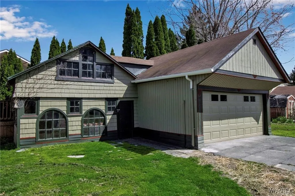 80 Innes Road, West Seneca, New York 14224, West Seneca, New York 14224, 2 Bedrooms Bedrooms, 9 Rooms Rooms,1 BathroomBathrooms,Residential,For Sale,80 Innes Road, West Seneca, New York 14224,B1626528