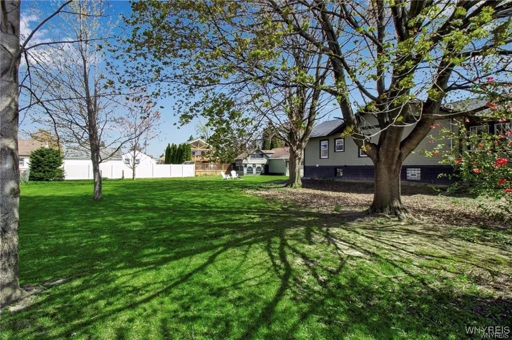80 Innes Road, West Seneca, New York 14224, West Seneca, New York 14224, 2 Bedrooms Bedrooms, 9 Rooms Rooms,1 BathroomBathrooms,Residential,For Sale,80 Innes Road, West Seneca, New York 14224,B1626528