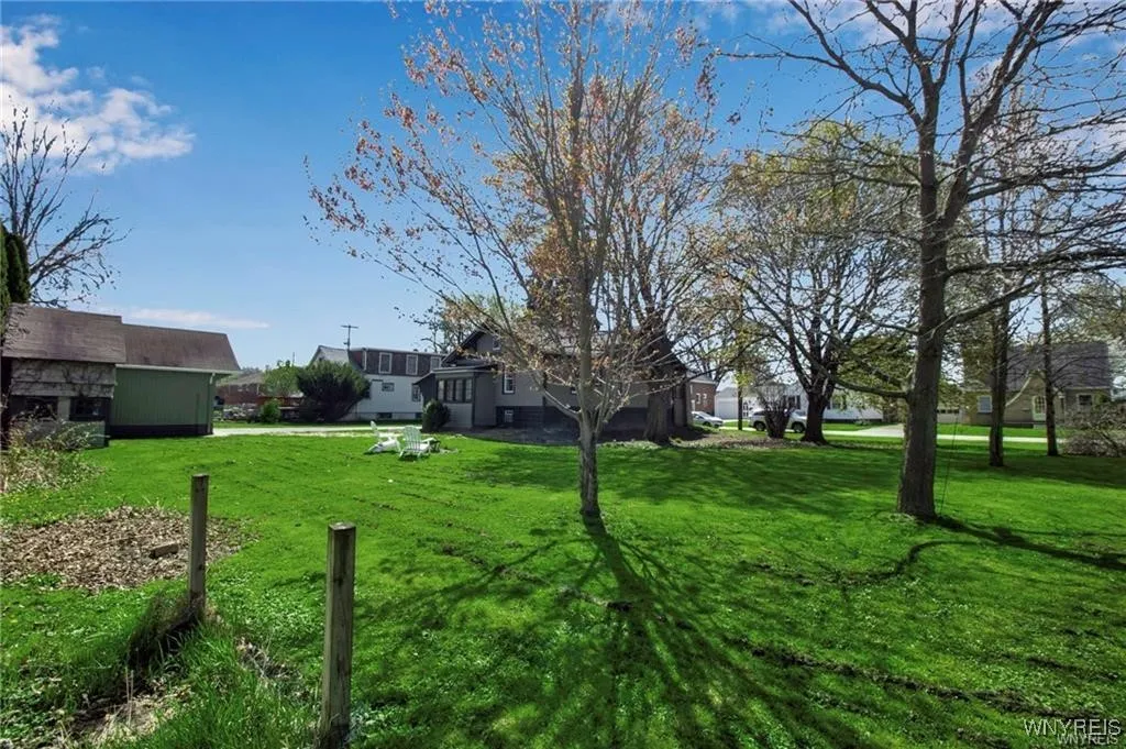 80 Innes Road, West Seneca, New York 14224, West Seneca, New York 14224, 2 Bedrooms Bedrooms, 9 Rooms Rooms,1 BathroomBathrooms,Residential,For Sale,80 Innes Road, West Seneca, New York 14224,B1626528