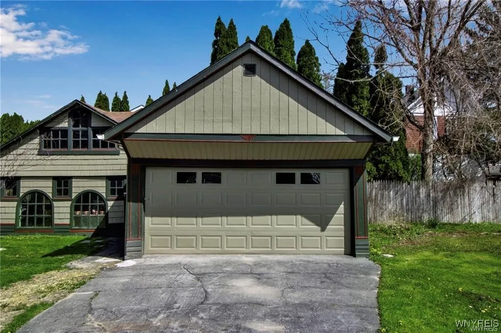 80 Innes Road, West Seneca, New York 14224, West Seneca, New York 14224, 2 Bedrooms Bedrooms, 9 Rooms Rooms,1 BathroomBathrooms,Residential,For Sale,80 Innes Road, West Seneca, New York 14224,B1626528
