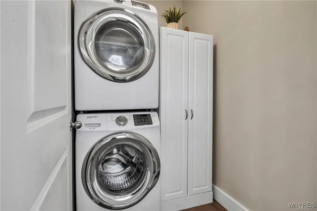 80 Innes Road, West Seneca, New York 14224, West Seneca, New York 14224, 2 Bedrooms Bedrooms, 9 Rooms Rooms,1 BathroomBathrooms,Residential,For Sale,80 Innes Road, West Seneca, New York 14224,B1626528
