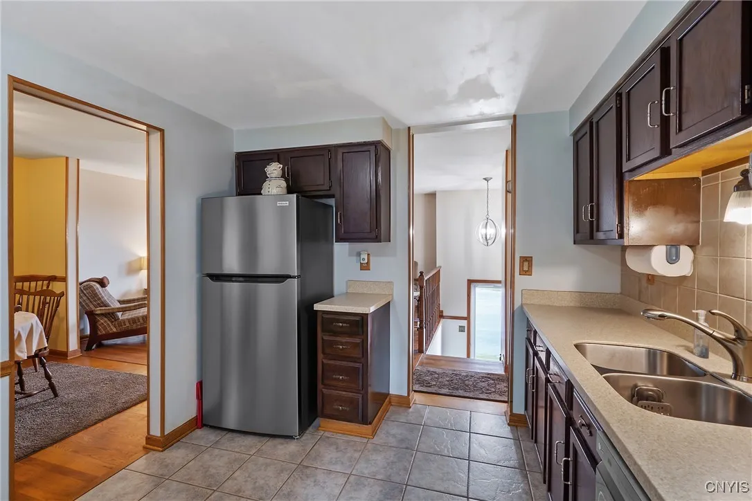 4010 Oldwyck Circle, Onondaga, New York 13215, Onondaga, New York 13215, 3 Bedrooms Bedrooms, 10 Rooms Rooms,3 BathroomsBathrooms,Residential,Closed,4010 Oldwyck Circle, Onondaga, New York 13215,0,S1626609