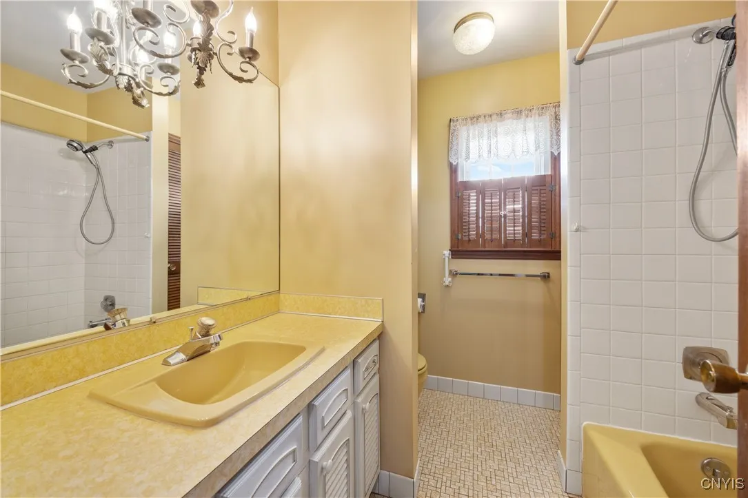 4872 Albart Drive, Onondaga, New York 13215, Onondaga, New York 13215, 4 Bedrooms Bedrooms, 11 Rooms Rooms,2 BathroomsBathrooms,Residential,Closed,4872 Albart Drive, Onondaga, New York 13215,0,S1626654
