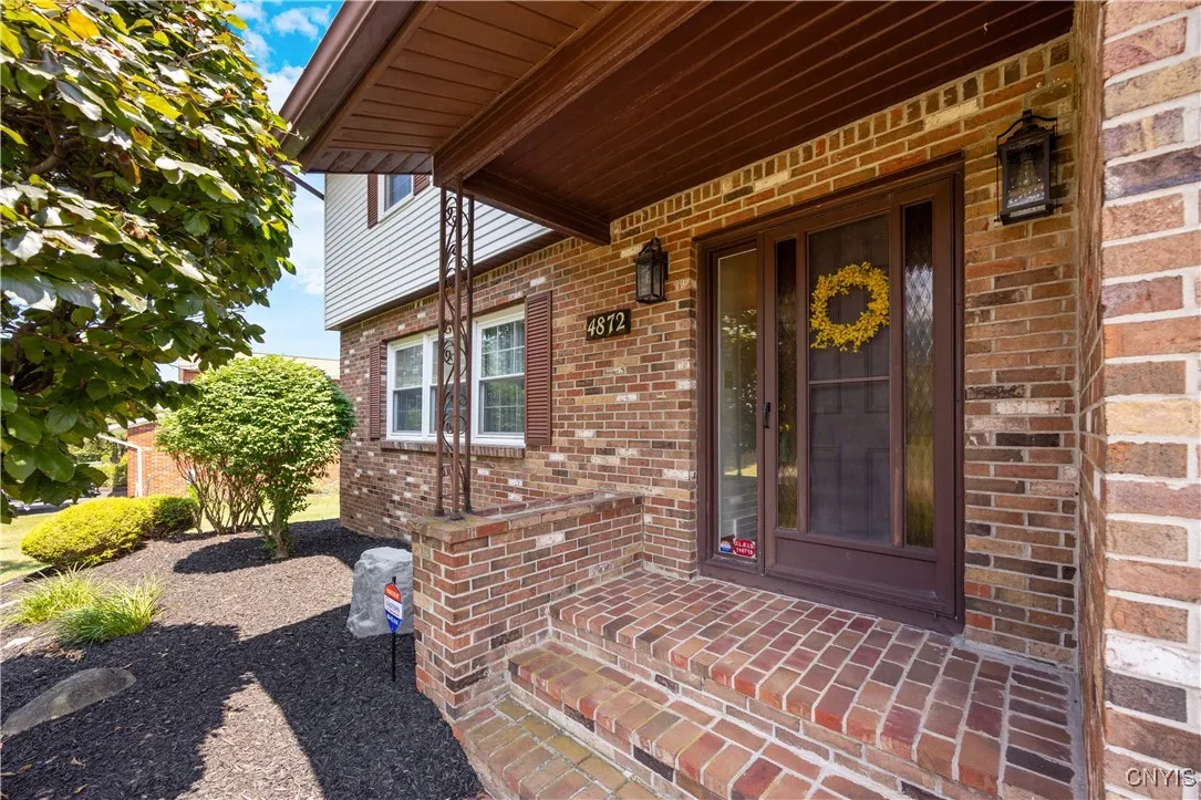 4872 Albart Drive, Onondaga, New York 13215, Onondaga, New York 13215, 4 Bedrooms Bedrooms, 11 Rooms Rooms,2 BathroomsBathrooms,Residential,Closed,4872 Albart Drive, Onondaga, New York 13215,0,S1626654