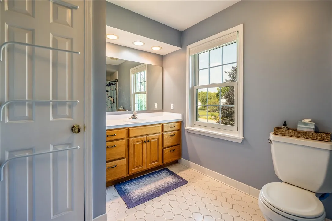 2nd Floor Full Bath