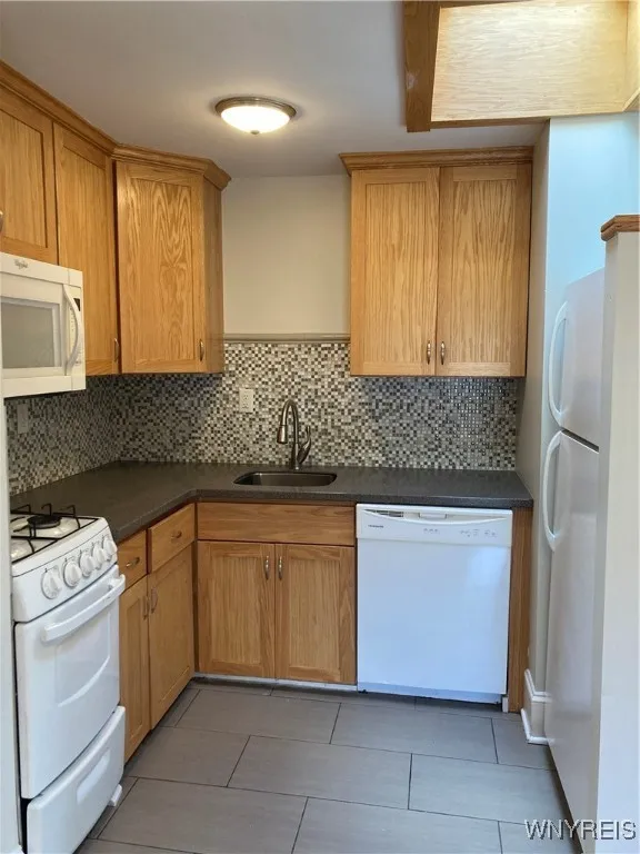 77 Johnson Park 8, Buffalo, New York 14201, Buffalo, New York 14201, 2 Bedrooms Bedrooms, 4 Rooms Rooms,1 BathroomBathrooms,Residential Lease,For Rent,77 Johnson Park 8, Buffalo, New York 14201,B1614534