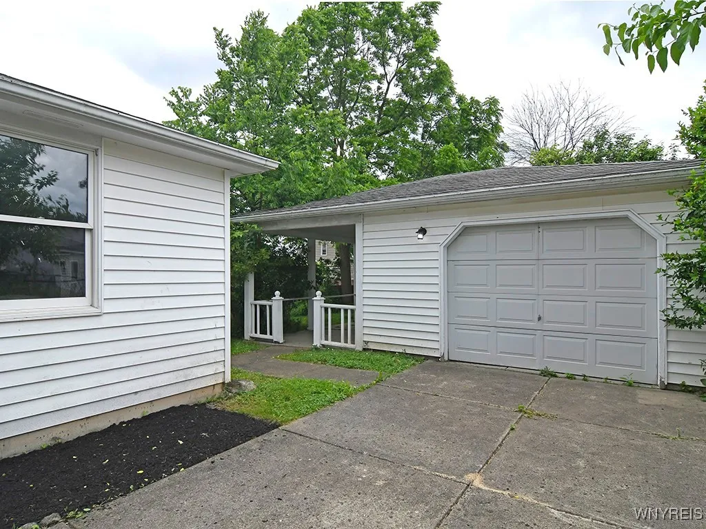 338 Canton Street, Cheektowaga, New York 14043, Cheektowaga, New York 14043, 3 Bedrooms Bedrooms, 6 Rooms Rooms,1 BathroomBathrooms,Residential,For Sale,338 Canton Street, Cheektowaga, New York 14043,0,B1620838